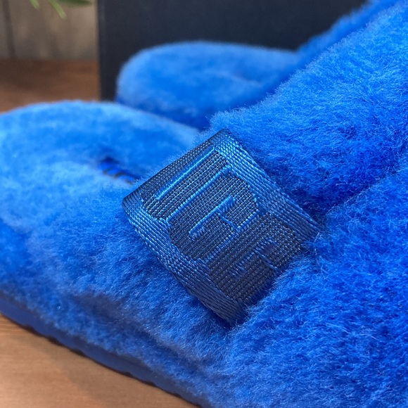 UGG Men's Fluff You Sheepskin Slippers - Picture 5 of 10